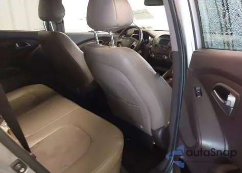 2015 Hyundai Tucson Gls z USA, uszkodzony, nr VIN KM8JTCAF9FU063790